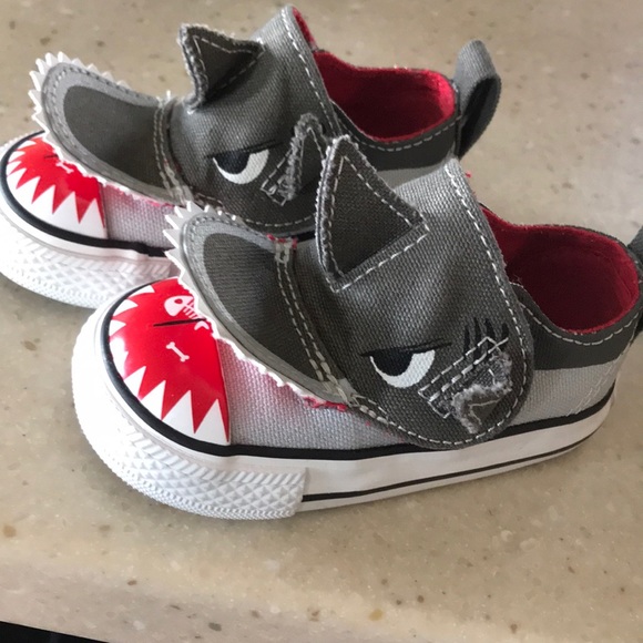 converse baby shark shoes